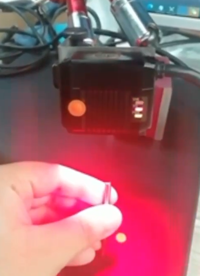 艾韋迅IVY8040M讀取4mm4mm激光蝕刻二維碼蝕刻品質較差，  金屬反光強，需要高解碼性能+良好光處理。.png